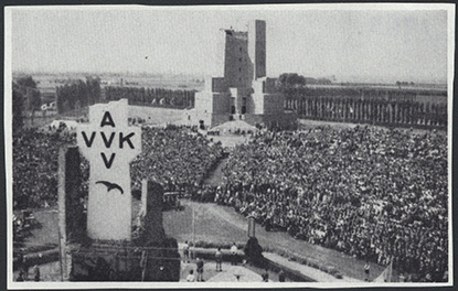 IJzerbedevaart 1961. In de jaren 1950 en 1960 trok de IJzerbedevaart veel deelnemers, onder wie tienduizenden jongeren.